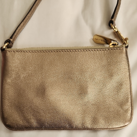 Michael Kors Metallic Gold Wristlet W Fur Heart Hair Clip - Picture 6 of 9